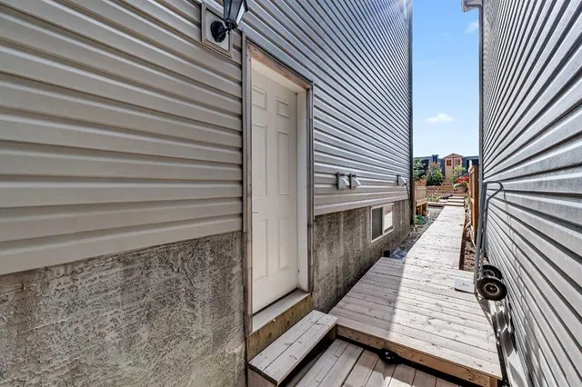 236 Nolanhurst Cres, Calgary 4