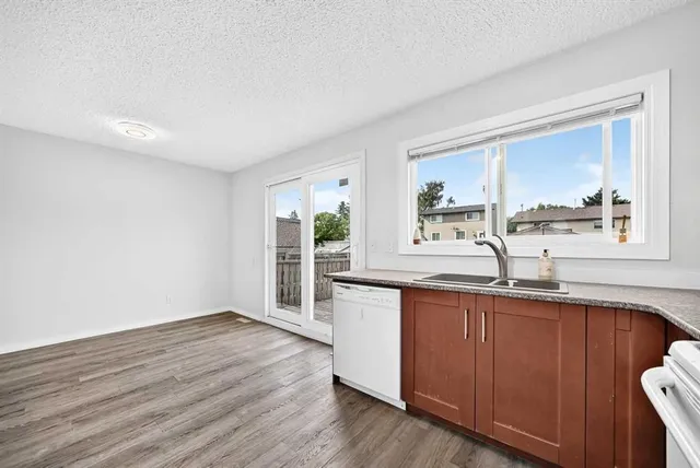 4351 58 St, Calgary 5