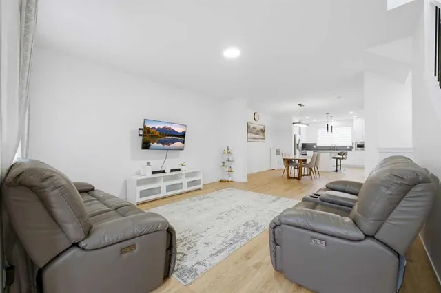 187 Belmont Blvd, Calgary 4