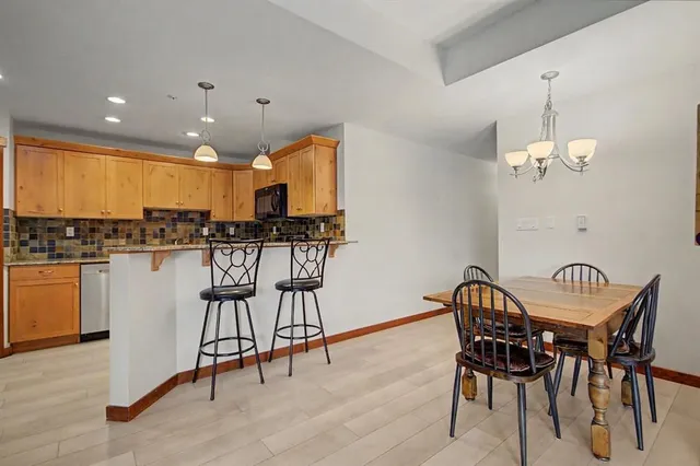 1002 8th Ave #314, Canmore 4