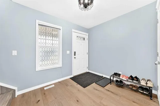 14 Bayside Pk, Airdrie 3