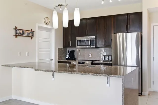 207 Sunset Dr #408, Cochrane 4