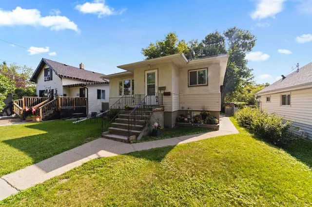 5229 50 St, Camrose 2