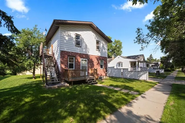 5212 52 St, Camrose 3