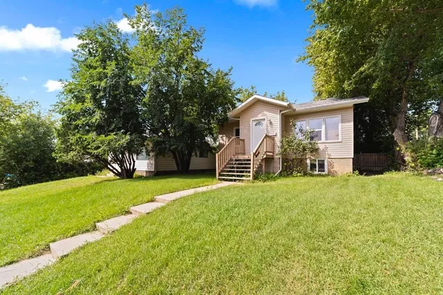 4828 52A St, Camrose 2