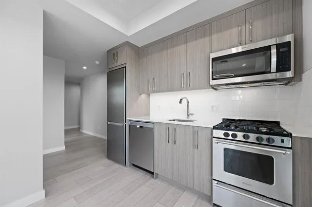110 18A St #841, Calgary 4