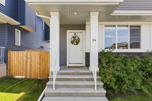 24 Chelsea Cape, Chestermere 2