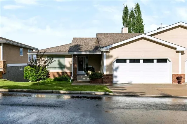 140 Strathaven Cir #36, Calgary 2