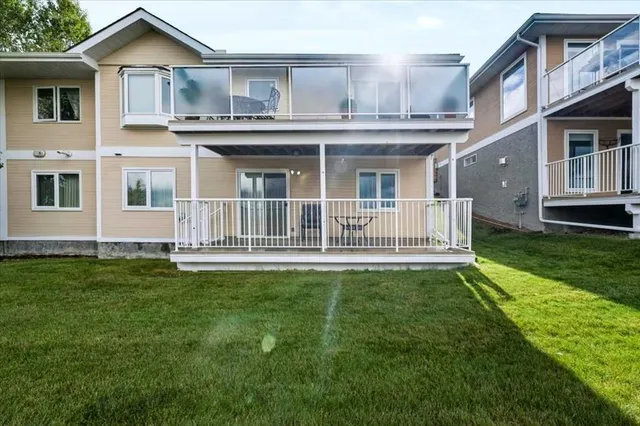 140 Strathaven Cir #36, Calgary 4