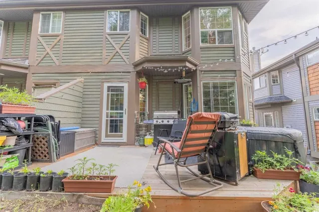 827 Wilson Way #2, Canmore 3