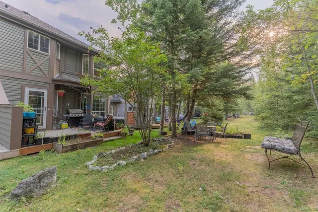 827 Wilson Way #2, Canmore 5