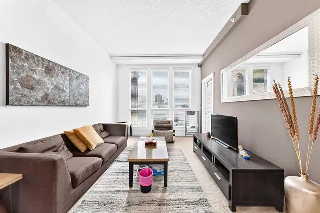 8880 Horton Rd #218, Calgary 5