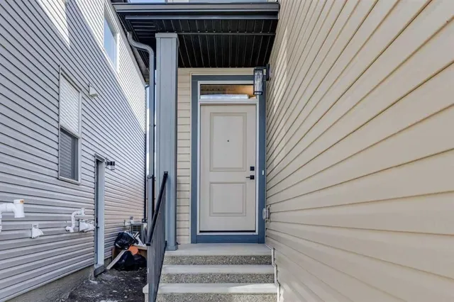 114 Cornerbrook Cres, Calgary 5