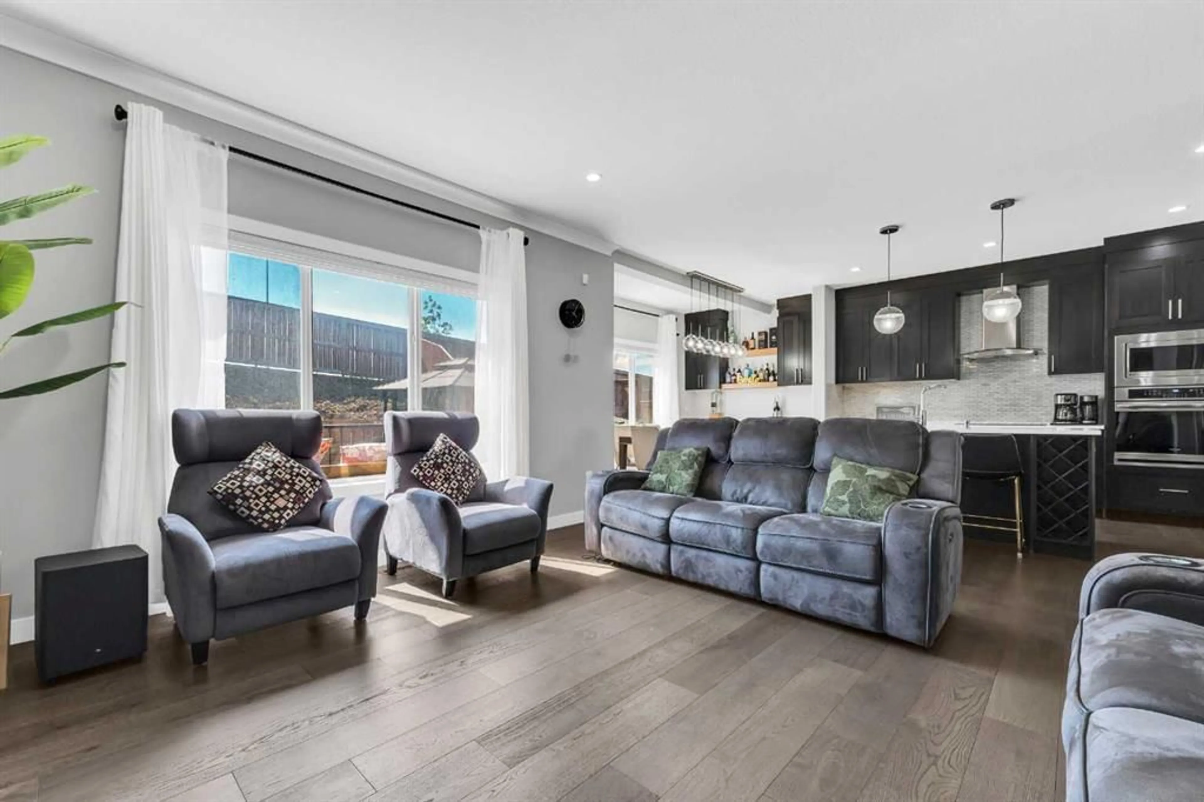 pillar/IMG-A2344855_5.jpg
