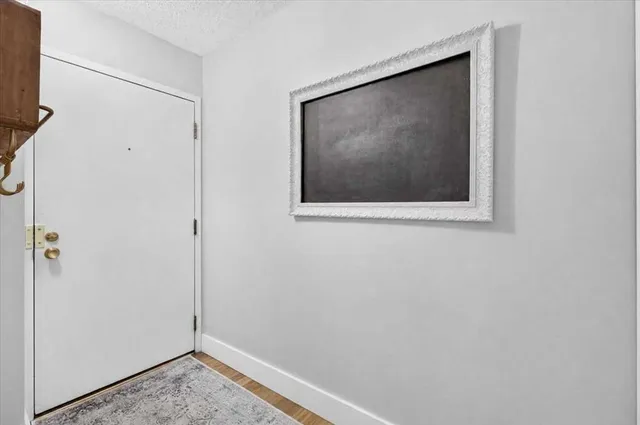 626 24 Ave #201, Calgary 2