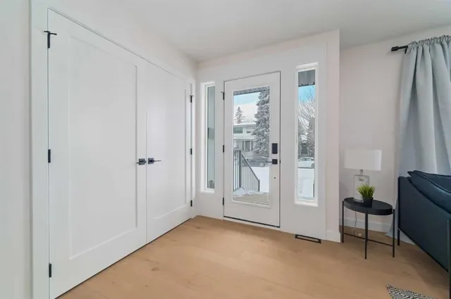 3224 24A St, Calgary 3