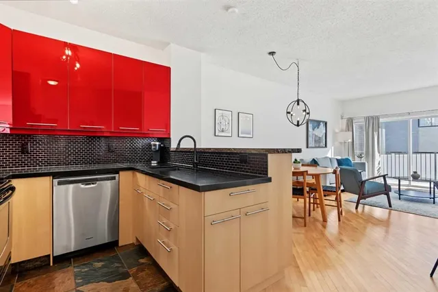 1707 23 Ave, Calgary 5