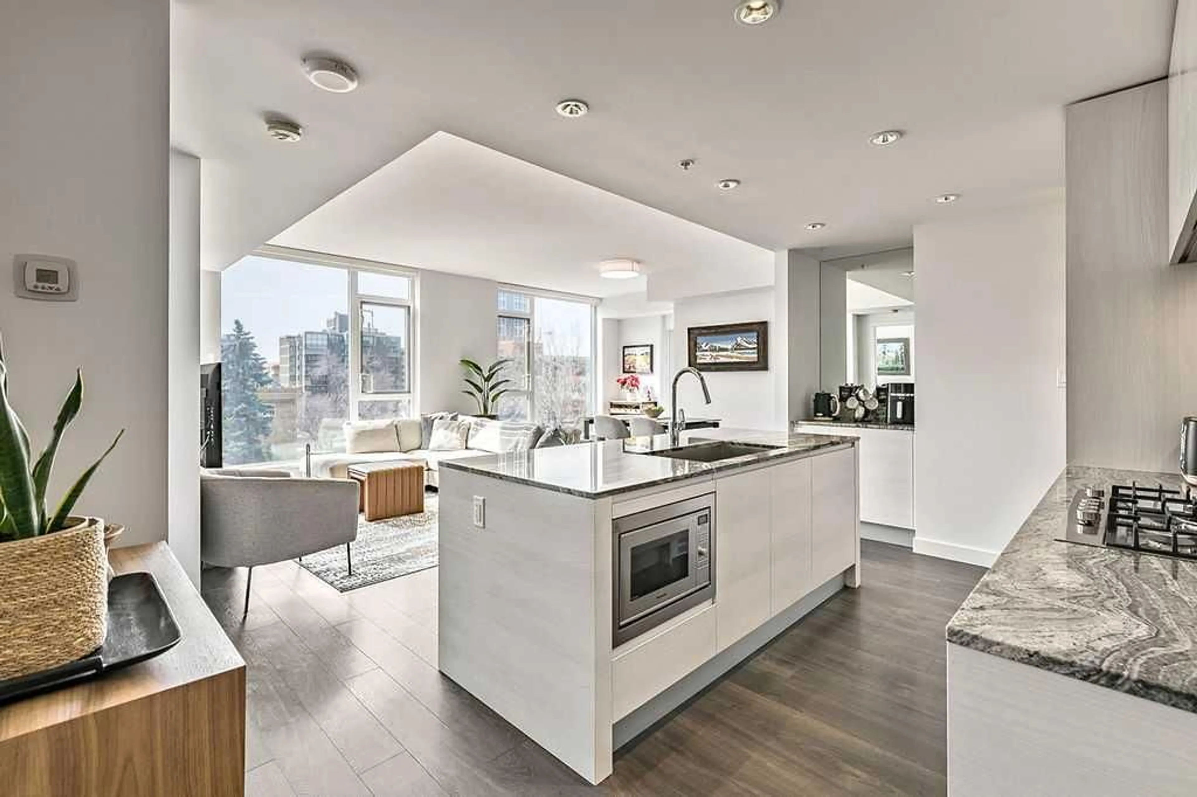 pillar/IMG-A2344908_4.jpg