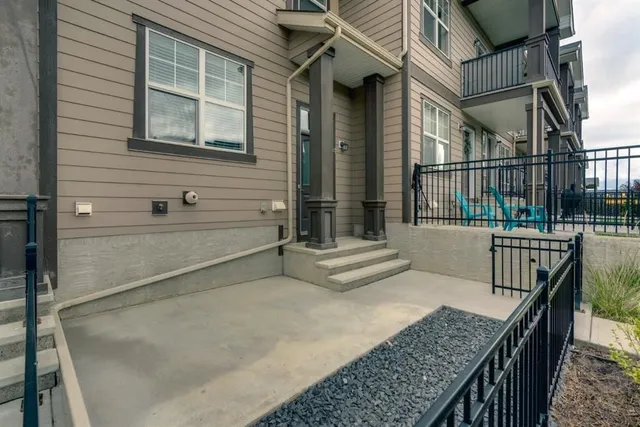 4 Evanscrest Gdns, Calgary 5