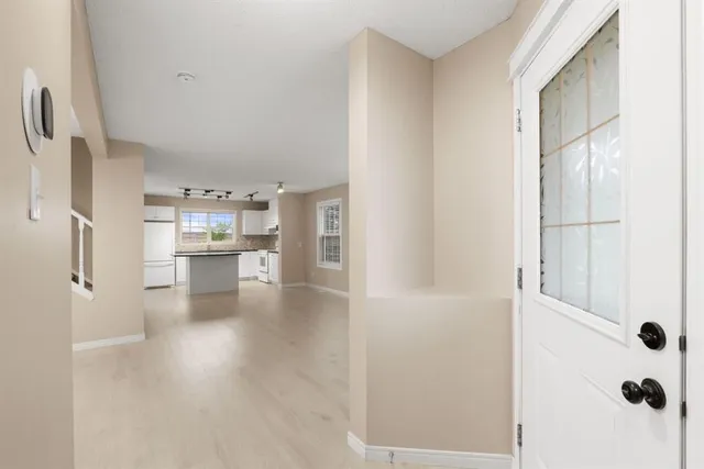 7707 Martha's Haven Pk #147, Calgary 4