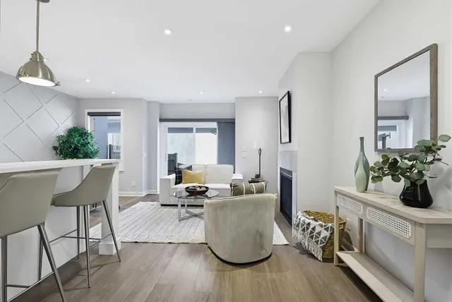 530 56 Ave #2, Calgary 3