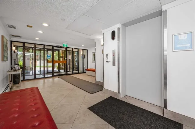 3730 50 St #206, Calgary 3