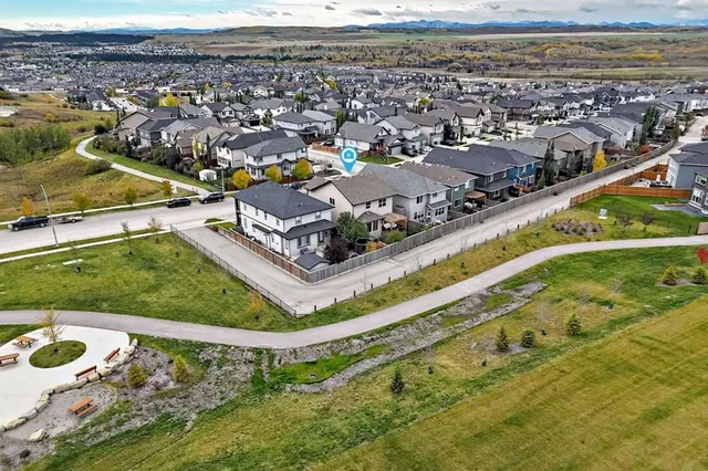 213 Heritage Blvd, Cochrane 2