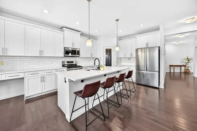 213 Heritage Blvd, Cochrane 4