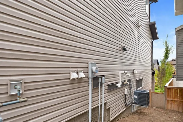 205 Hillcrest Dr, Airdrie 4