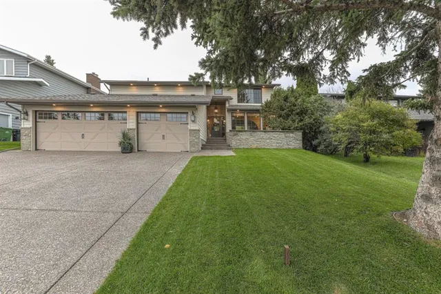 1040 Edgemont Rd, Calgary 2