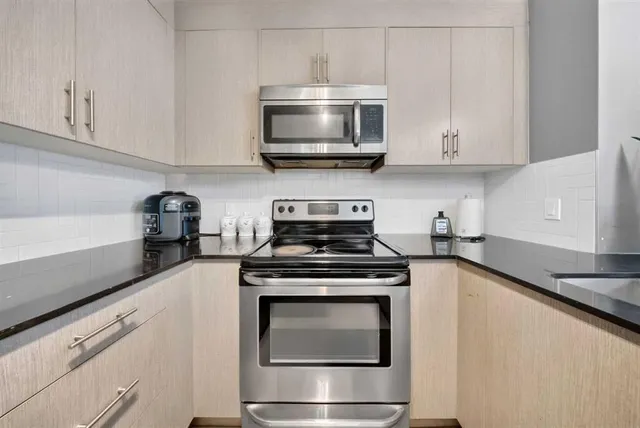 240 Skyview Ranch Rd #1404, Calgary 3