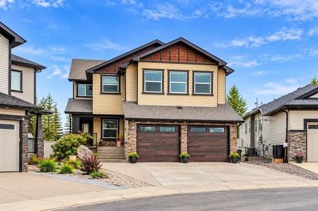 250 Kingsbury View, Airdrie 3