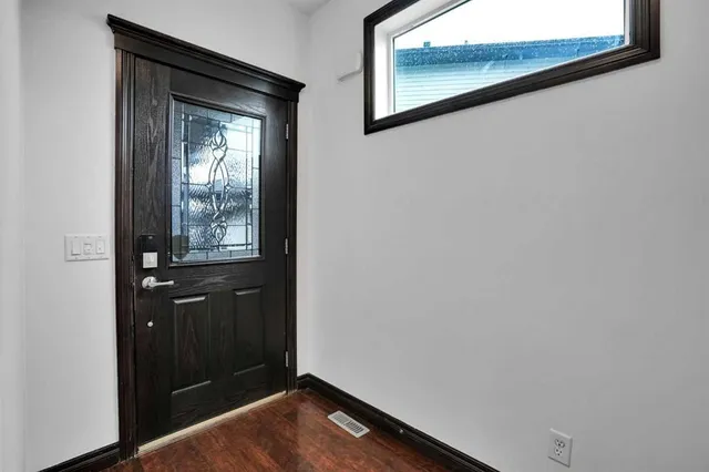 250 Kingsbury View, Airdrie 4