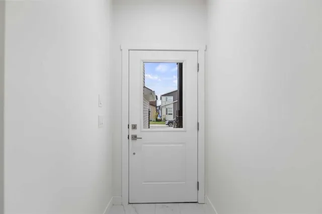 621 corner meadows Way, Calgary 5