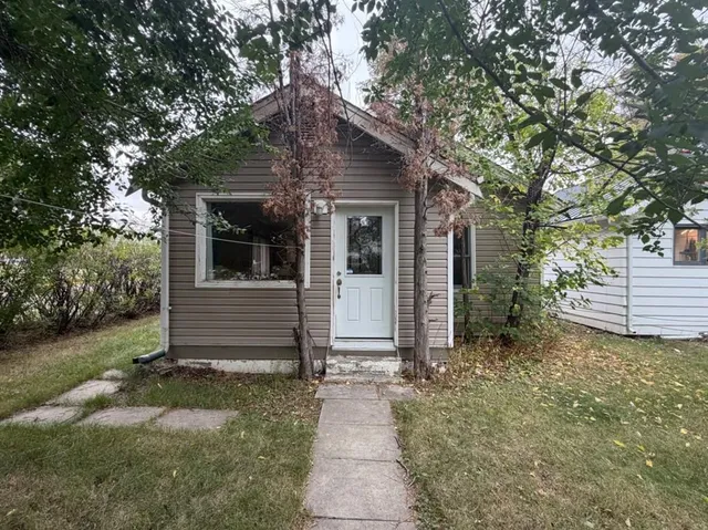 597 5 St, Drumheller 2