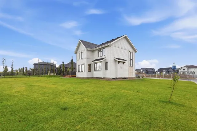 430 Monterra Bay, Cochrane Lake 5
