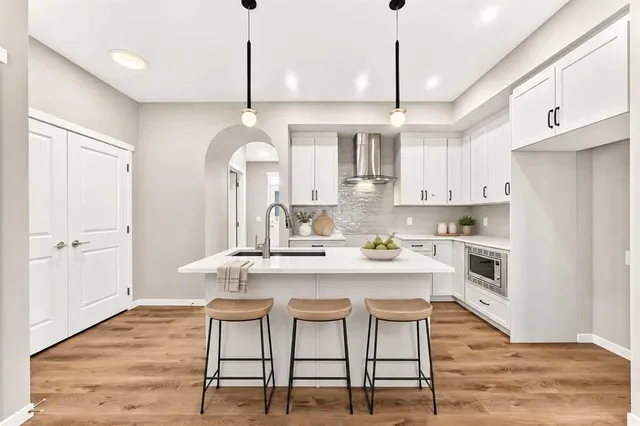 76 Mercado Rd, Calgary 3