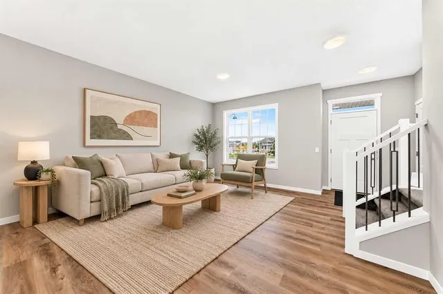76 Mercado Rd, Calgary 5