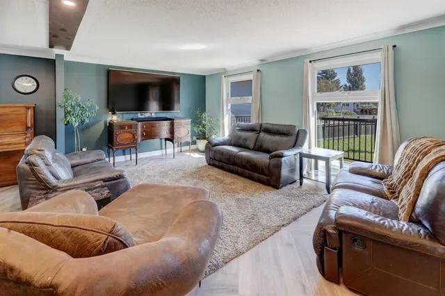 1718 Midland Pl, Drumheller 5