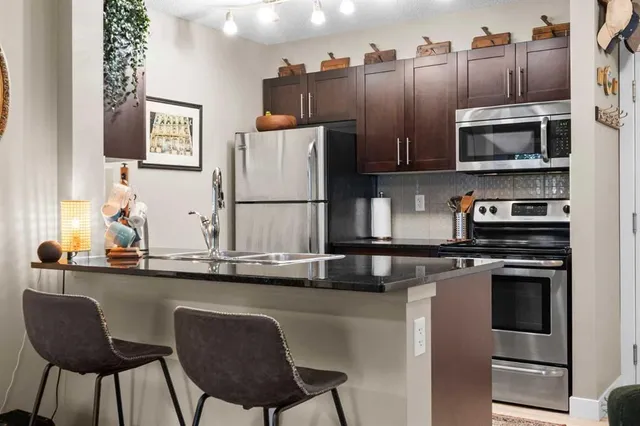 81 Legacy Blvd #1304, Calgary 4