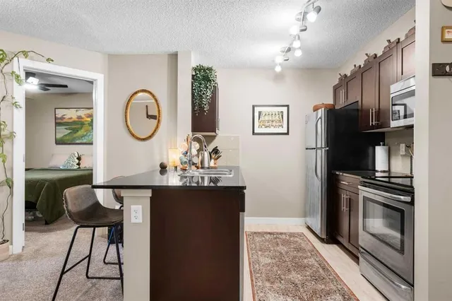 81 Legacy Blvd #1304, Calgary 5