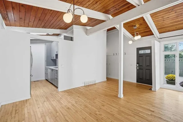 4500 39 St #608, Calgary 5