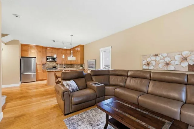 523 34 St #1, Calgary 5