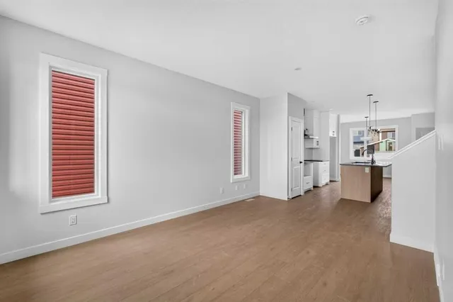 255 Lucas Gate, Calgary 4