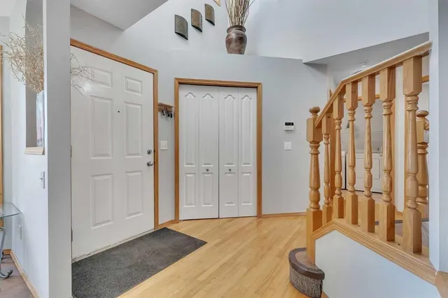 185 West Lakeview Dr, Chestermere 5