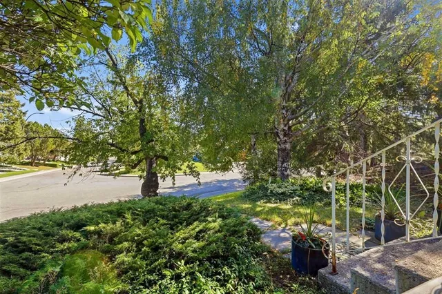 944 Canna Cres, Calgary 3