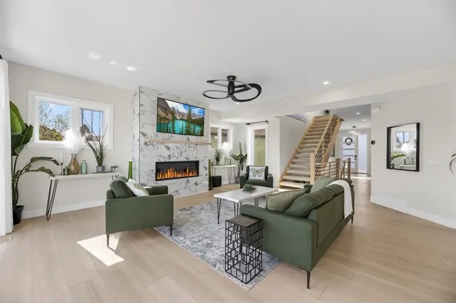 30 Silverstone Pl, Didsbury 5