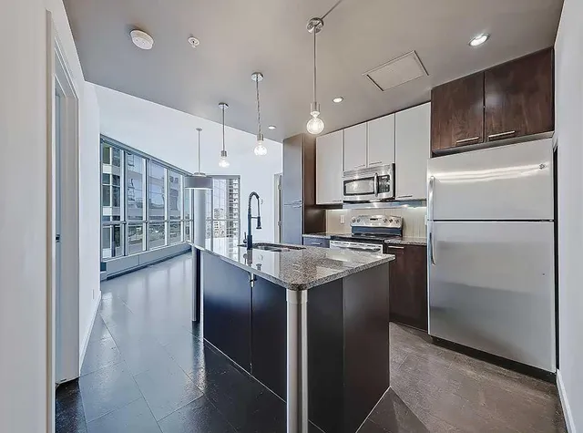 220 12 Ave #902, Calgary 3