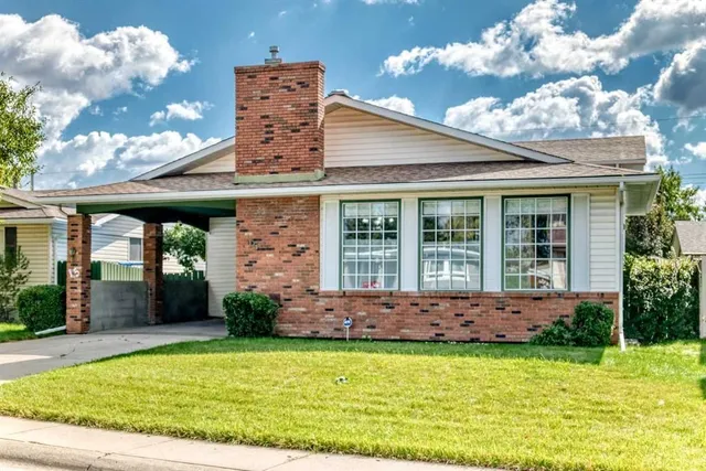 15 Maidstone Pl, Calgary 2