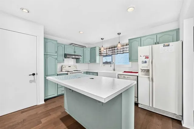 15 Maidstone Pl, Calgary 5